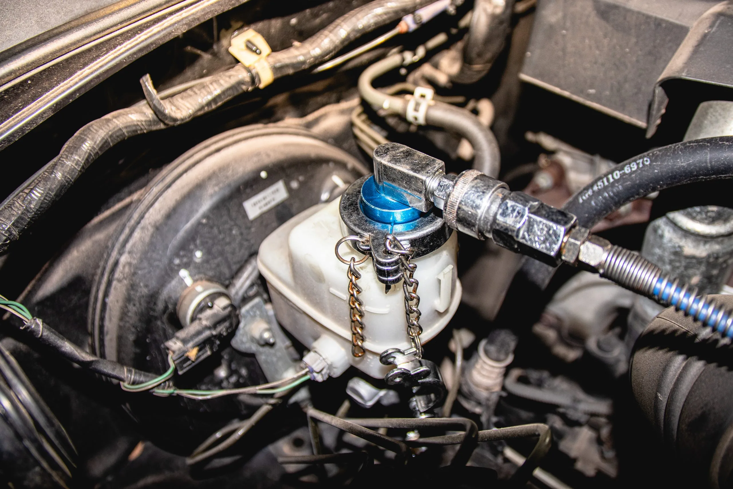 How,To,Flushing,Brake,Fluid,By,Machine